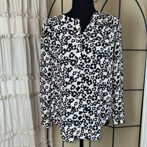 Ann Taylor Loft Black White Floral Henley Shirt Top Petite Small